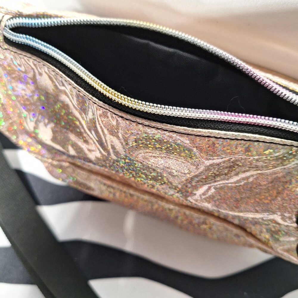 Vibedration Sling/Fanny Pack - Pink - Used - Picture 6 of 15